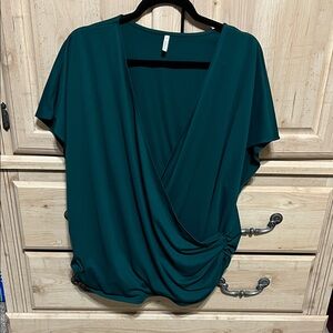 HALARA V-neck cap sleeve crossover ruched